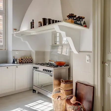 1860 Syros Neoclassical In Center Apartment *
